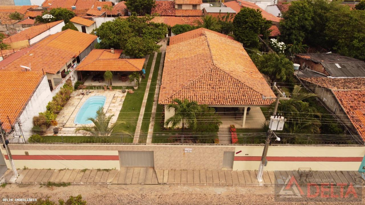 Casa à venda com 3 quartos, 800m² - Foto 1