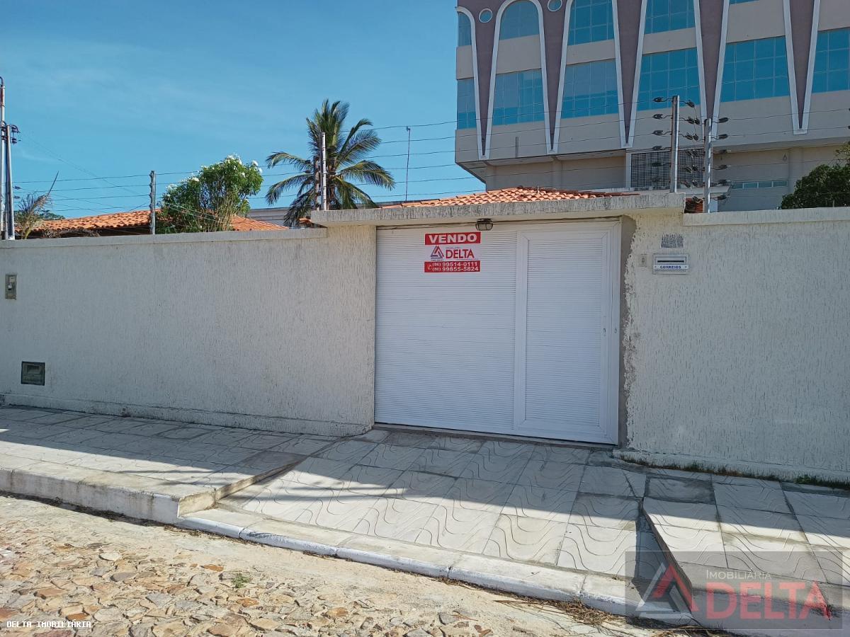 Casa à venda com 2 quartos, 300m² - Foto 1