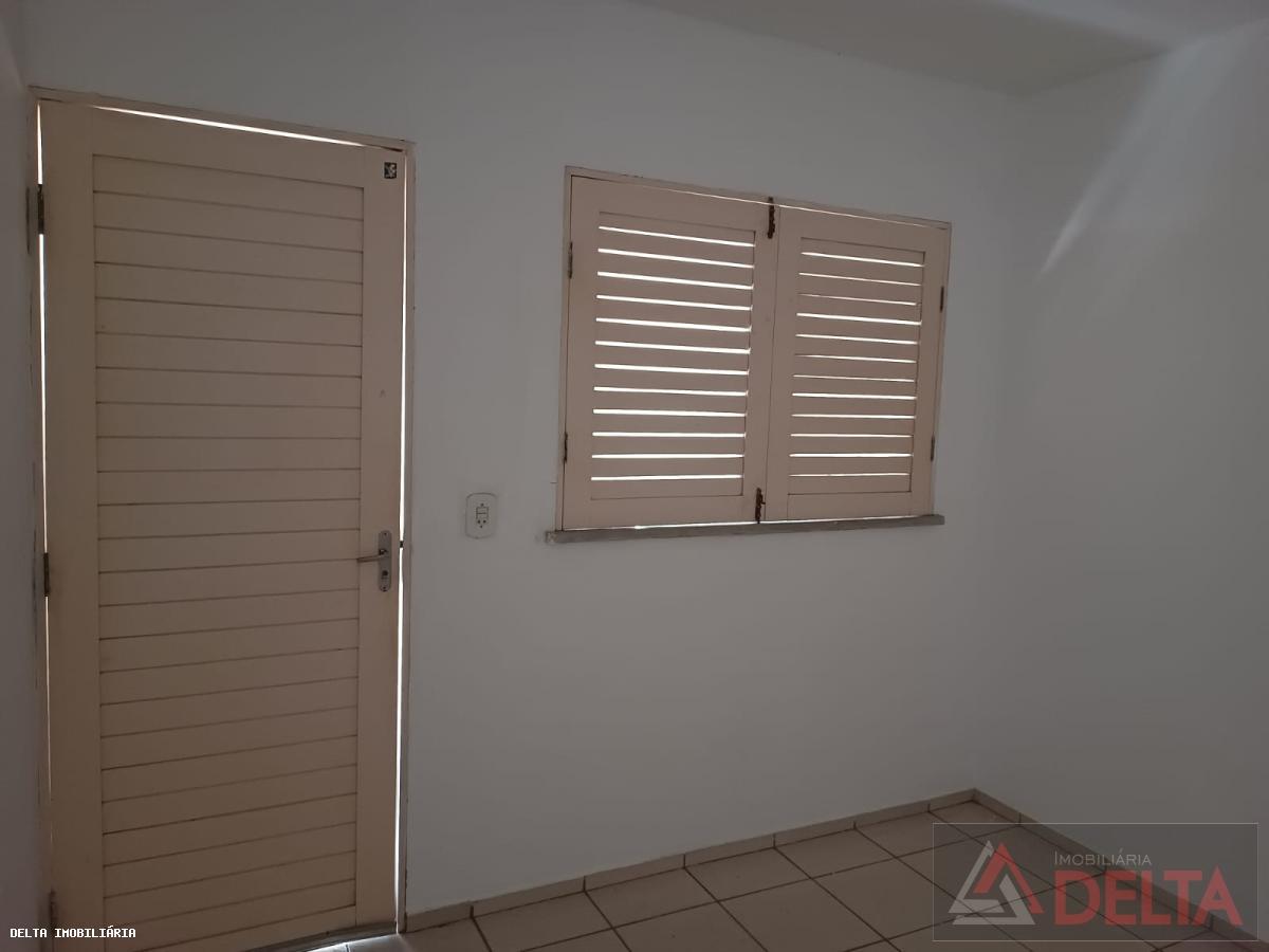 Casa à venda com 2 quartos, 300m² - Foto 6