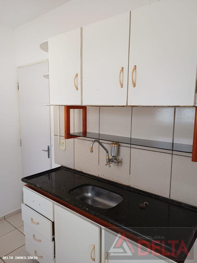 Casa à venda com 2 quartos, 300m² - Foto 12