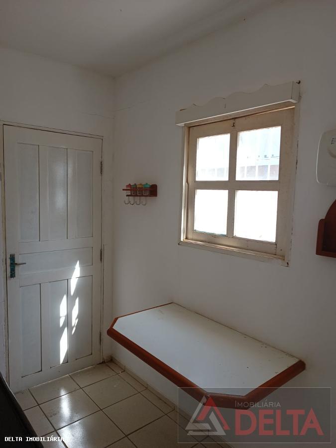 Casa à venda com 2 quartos, 300m² - Foto 15