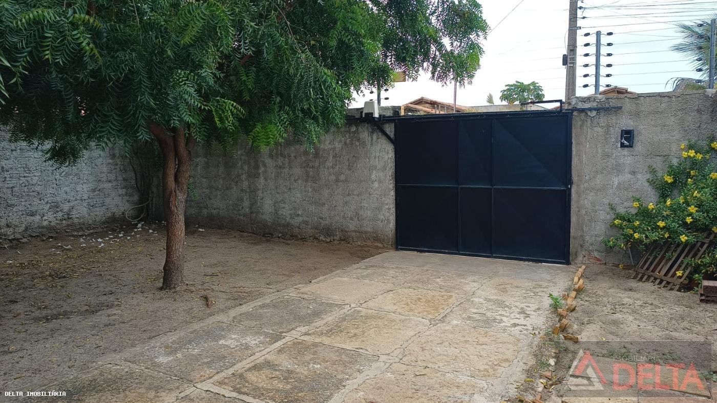 Casa à venda com 2 quartos, 250m² - Foto 2