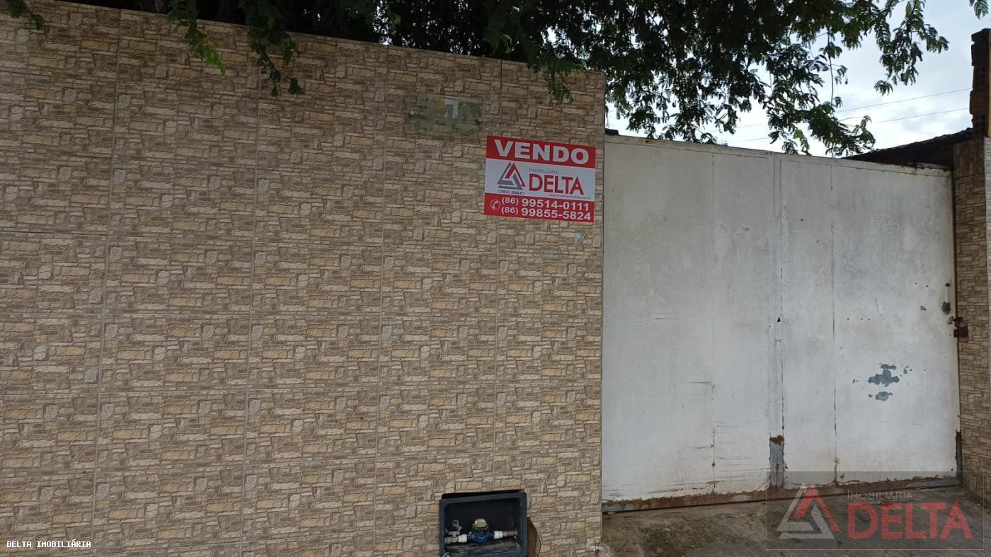 Casa à venda com 2 quartos, 320m² - Foto 2