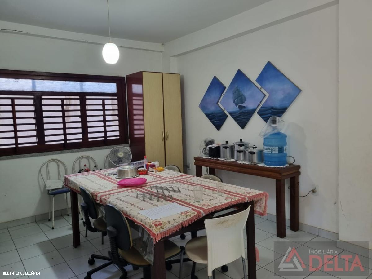 Casa à venda com 4 quartos, 660m² - Foto 22