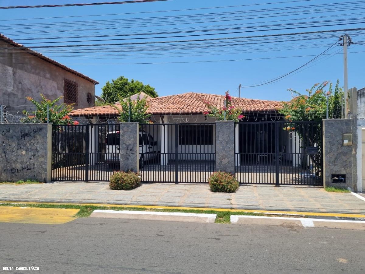 Casa à venda com 4 quartos, 660m² - Foto 1