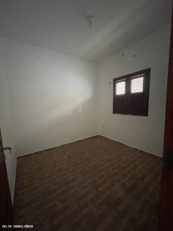 Casa à venda com 2 quartos, 180m² - Foto 4