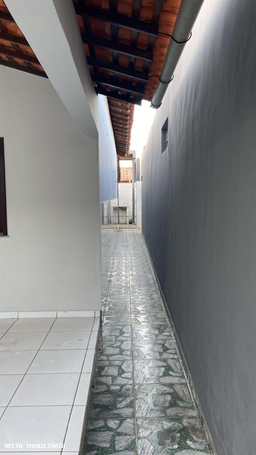 Casa para alugar com 2 quartos, 225m² - Foto 13