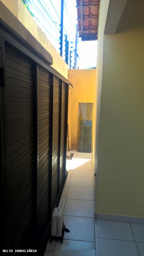 Casa à venda com 4 quartos, 180m² - Foto 2