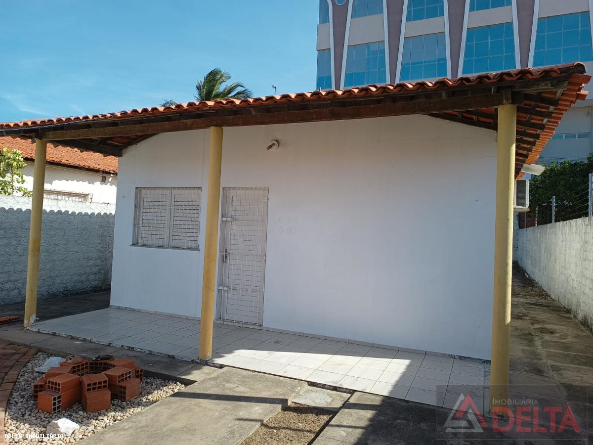 Casa para alugar com 2 quartos, 300m² - Foto 2